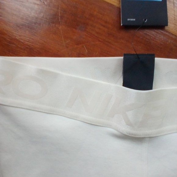 Nike Pro Warm Training Tights Dri-Fit SZ M NEW WITH TAGS - Picture 3 of 7